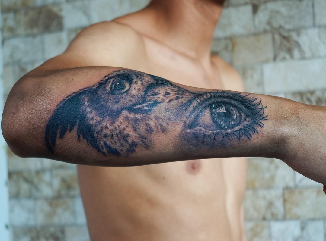 tatuaje fete mana incheietura infinit
